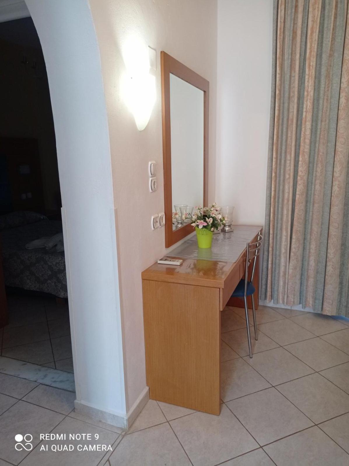 Irinoula Apartments Livadia  Ngoại thất bức ảnh