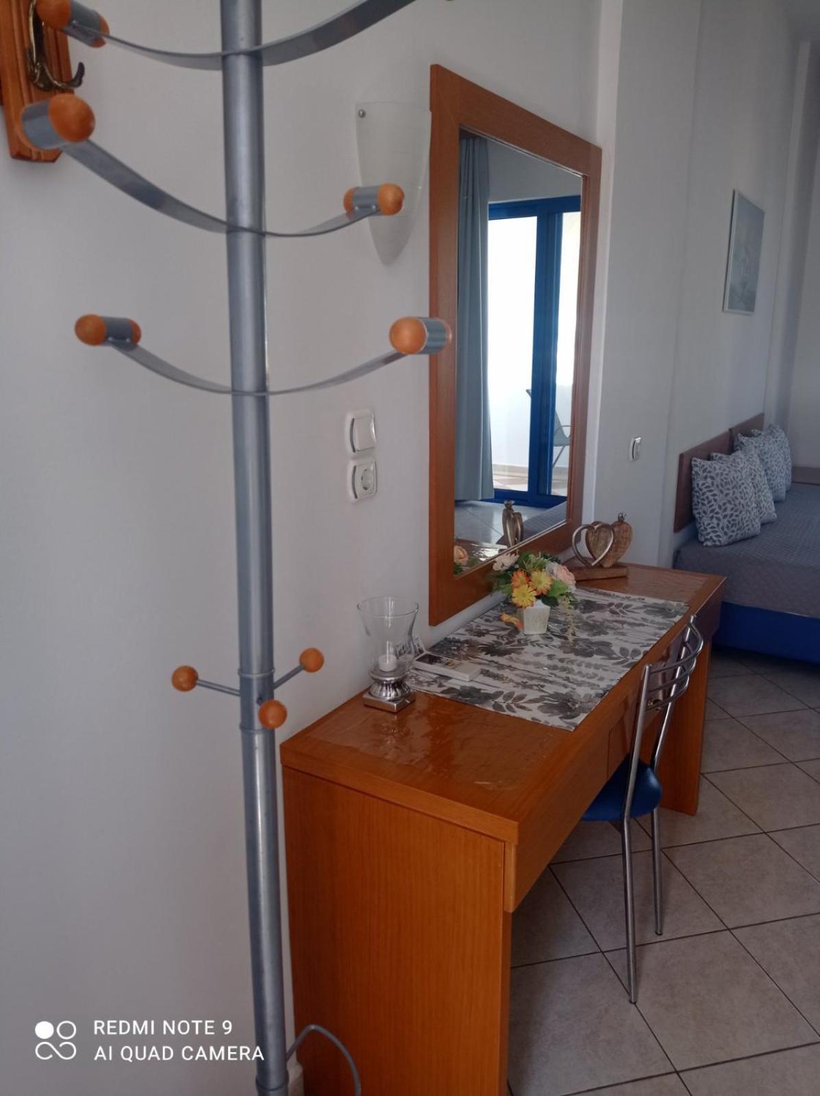 Irinoula Apartments Livadia  Ngoại thất bức ảnh