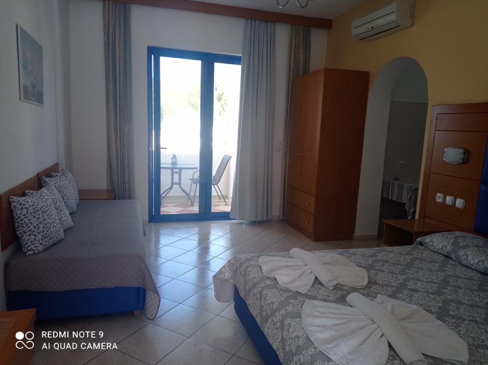 Irinoula Apartments Livadia  Ngoại thất bức ảnh