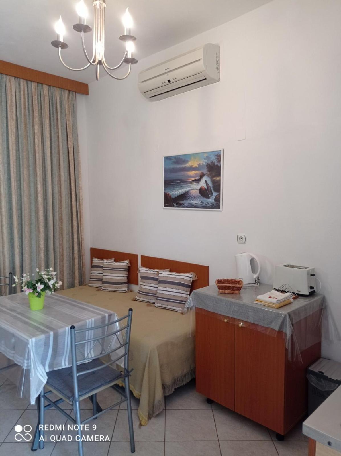 Irinoula Apartments Livadia  Ngoại thất bức ảnh
