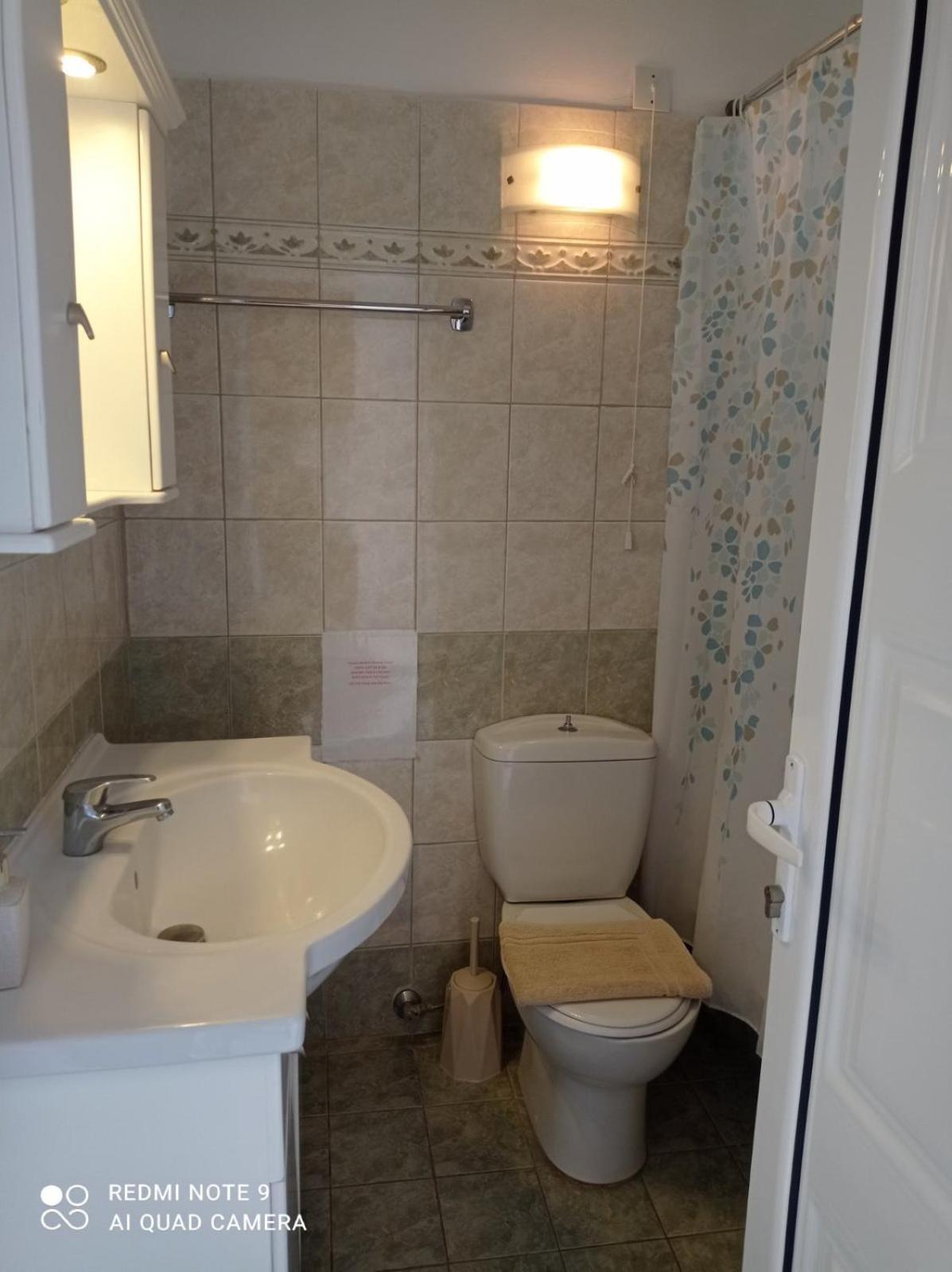 Irinoula Apartments Livadia  Ngoại thất bức ảnh