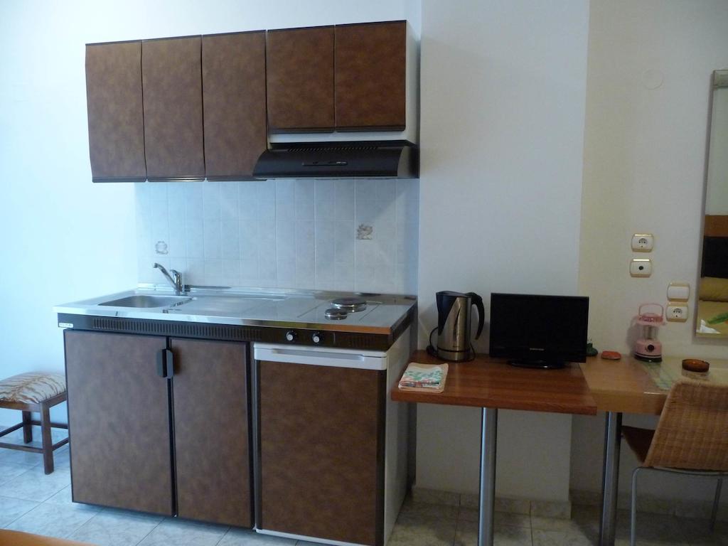 Irinoula Apartments Livadia  Ngoại thất bức ảnh