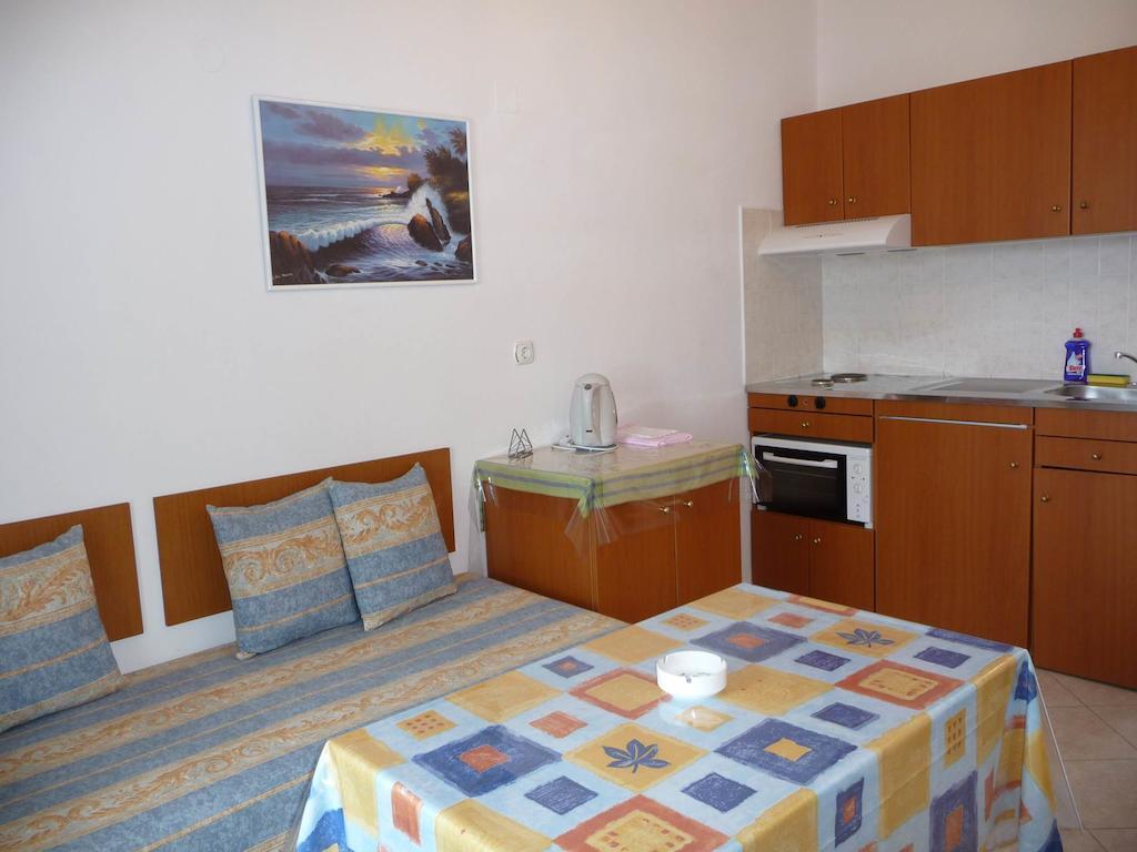 Irinoula Apartments Livadia  Phòng bức ảnh