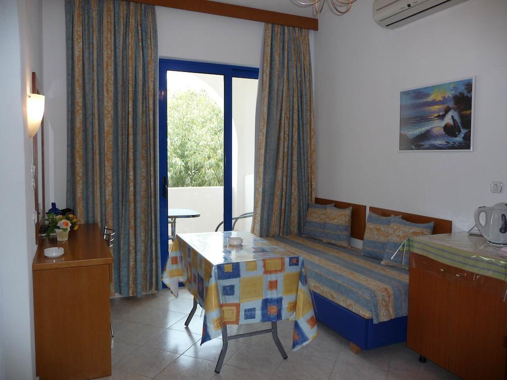 Irinoula Apartments Livadia  Phòng bức ảnh