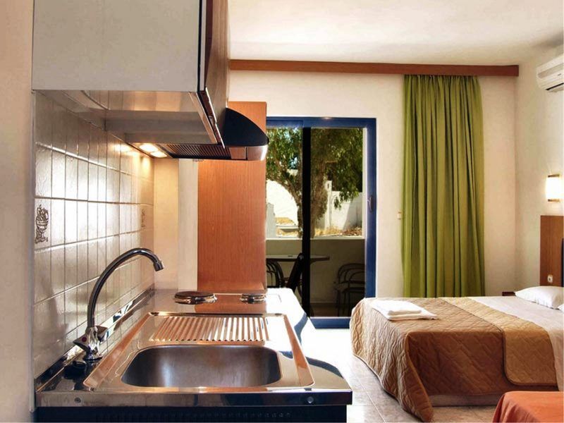 Irinoula Apartments Livadia  Ngoại thất bức ảnh