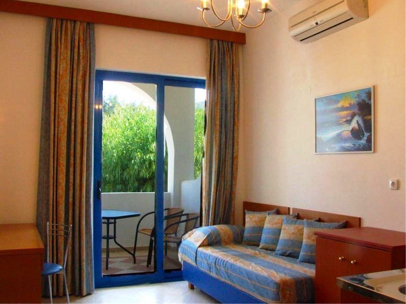 Irinoula Apartments Livadia  Ngoại thất bức ảnh